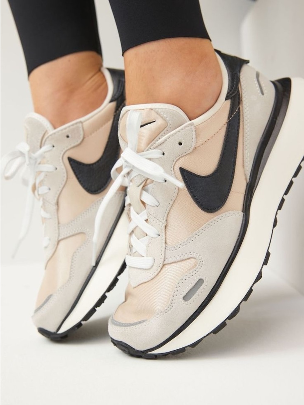 Nike Phoenix Waffle Summit White Black Sneakers Trainers (7 US, EU 38)